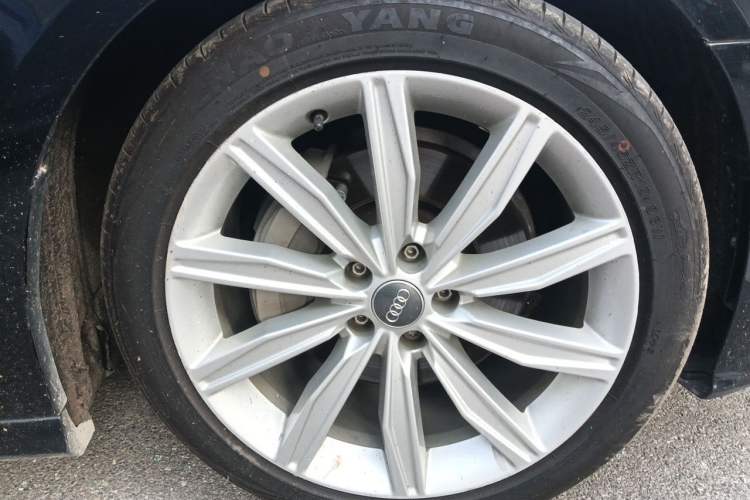 Used Audi A6L 2021 45 TFSI Prestige Dynamic Edition Right Front Wheel Hub