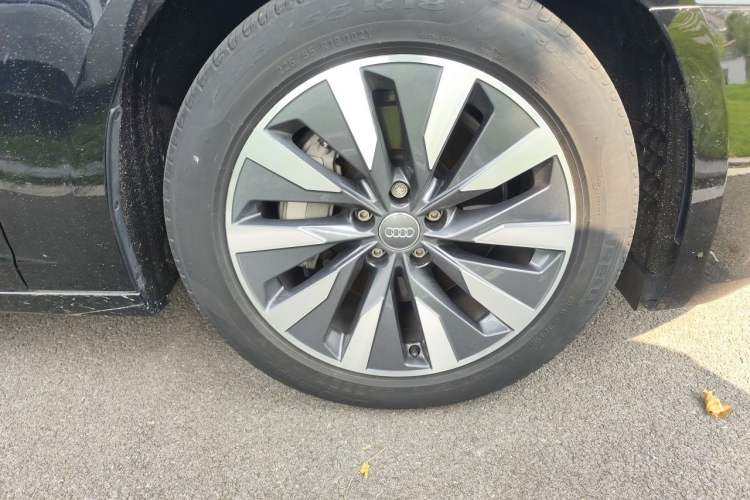 Used Audi A6L 2021 45 TFSI Prestige Elegant Edition Right Front Wheel Hub