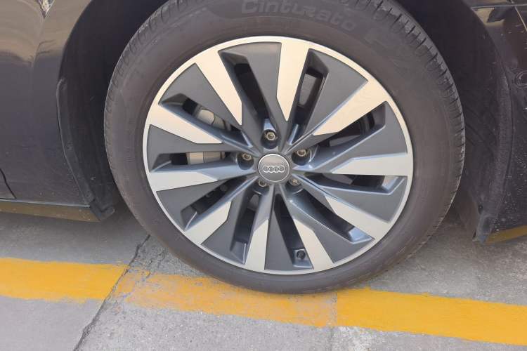 Used Audi A6L 2021 45 TFSI Prestige Elegant Edition Right Front Wheel Hub