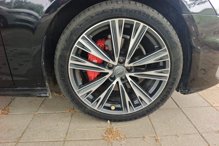 Used Audi A6L 2021 45 TFSI quattro Prestige Dynamic Edition Right Front Wheel Hub