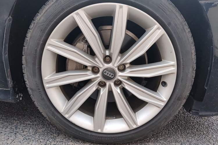 Used Audi A6L 2021 45 TFSI Prestige Dynamic Edition Right Front Wheel Hub