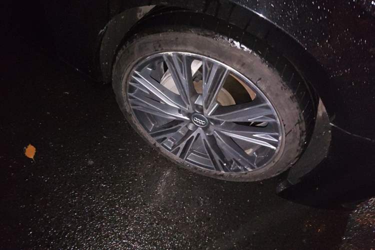 Used Audi A6L 2021 40 TFSI Luxury Dynamic Edition Right Front Wheel Hub