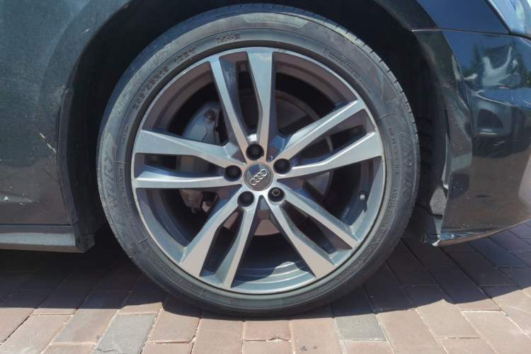 Used Audi A6L 2021 40 TFSI Luxury Dynamic Edition Right Front Wheel Hub