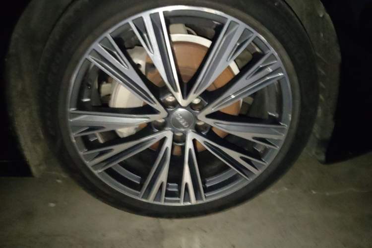 Used Audi A6L 2021 45 TFSI Prestige Dynamic Edition Right Front Wheel Hub