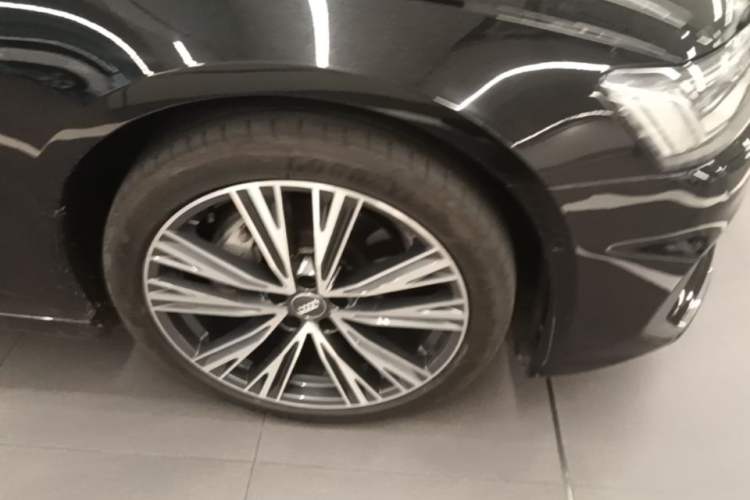 Used Audi A6L 2021 45 TFSI quattro Prestige Dynamic Edition Right Front Wheel Hub