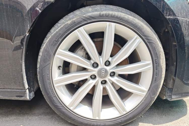 Used Audi A6L 2021 45 TFSI Prestige Dynamic Edition Right Front Wheel Hub