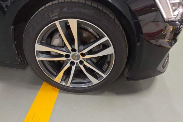 Used Audi A6L 2021 40 TFSI Luxury Dynamic Edition Right Front Wheel Hub