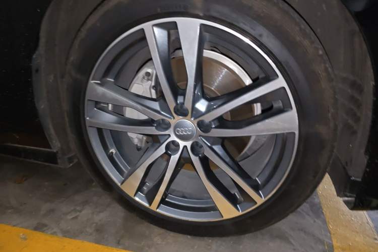 Used Audi A6L 2021 40 TFSI Luxury Dynamic Edition Right Front Wheel Hub