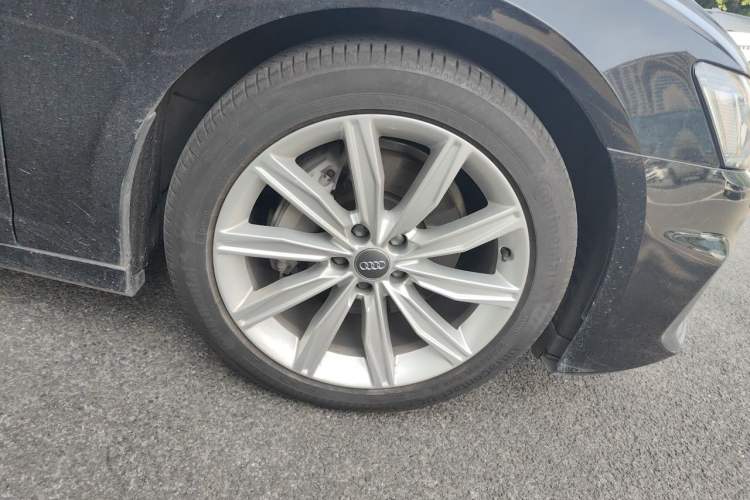 Used Audi A6L 2021 45 TFSI Prestige Dynamic Edition Right Front Wheel Hub