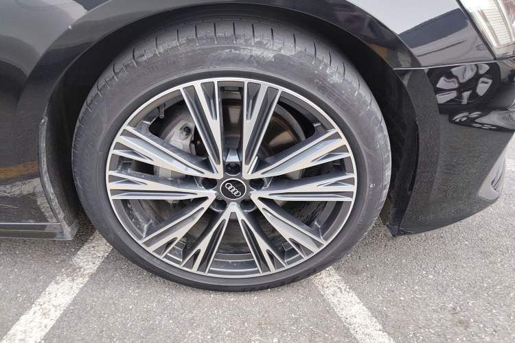 Used Audi A6L 2021 45 TFSI Prestige Dynamic Edition Right Front Wheel Hub