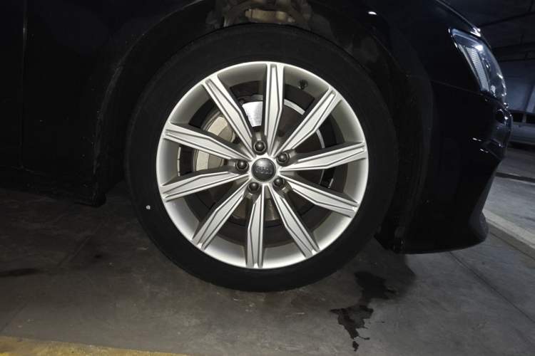 Used Audi A6L 2021 45 TFSI Prestige Dynamic Edition Right Front Wheel Hub