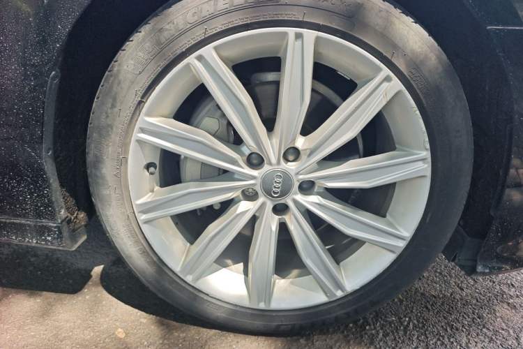 Used Audi A6L 2021 45 TFSI Prestige Dynamic Edition Right Front Wheel Hub