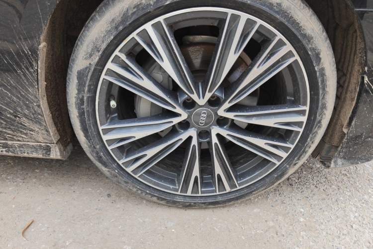 Used Audi A6L 2021 45 TFSI Prestige Dynamic Edition Right Front Wheel Hub