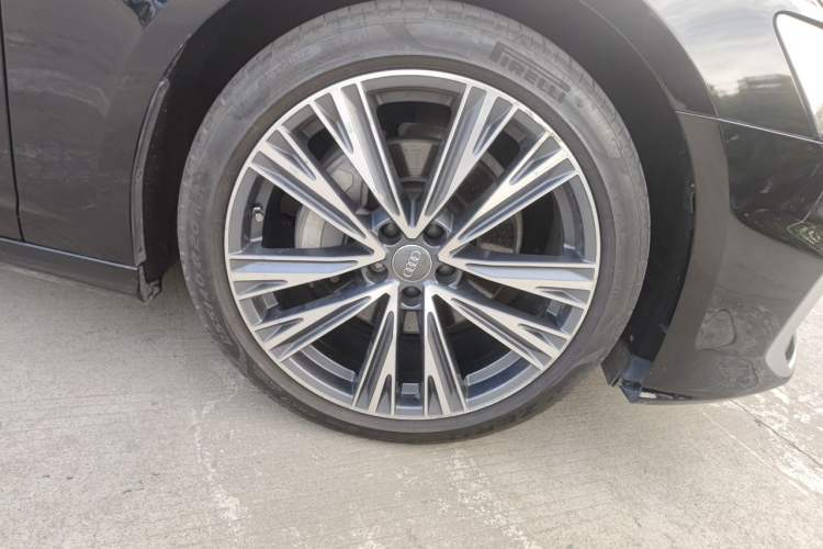 Used Audi A6L 2021 40 TFSI Luxury Dynamic Edition Right Front Wheel Hub