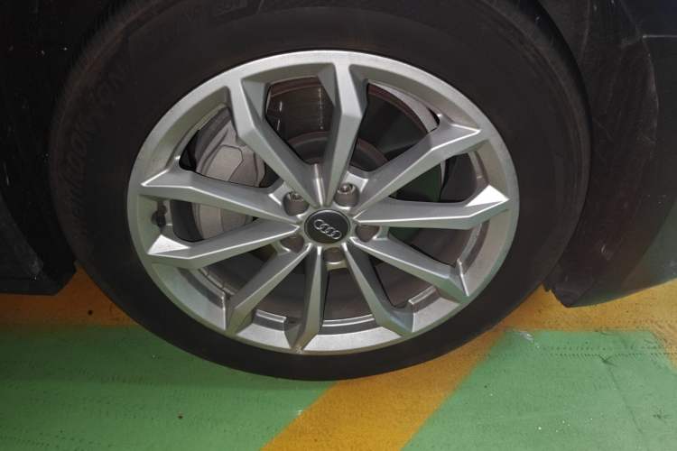 Used Audi A6L 2021 40 TFSI Luxury Prestige Edition Right Front Wheel Hub