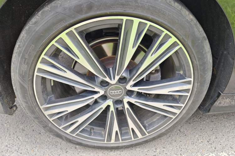Used Audi A6L 2021 40 TFSI Luxury Dynamic Edition Right Front Wheel Hub