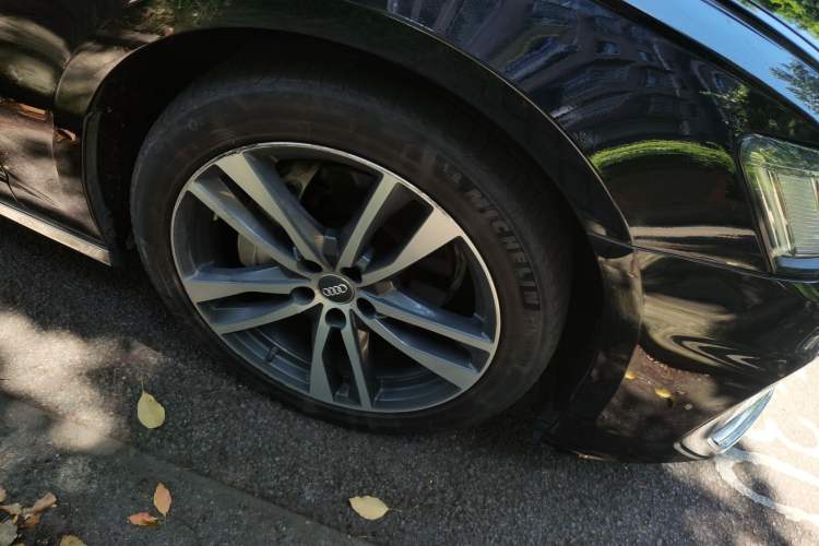 Used Audi A6L 2021 40 TFSI Luxury Dynamic Edition Right Front Wheel Hub