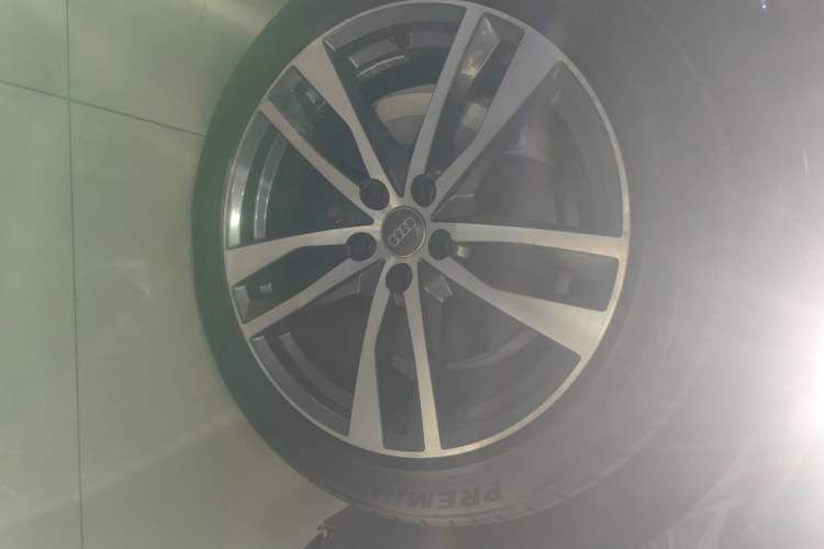 Used Audi A6L 2021 40 TFSI Luxury Dynamic Edition Right Front Wheel Hub
