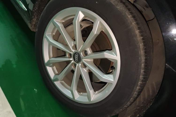 Used Audi A6L 2021 40 TFSI Luxury Prestige Edition Right Front Wheel Hub