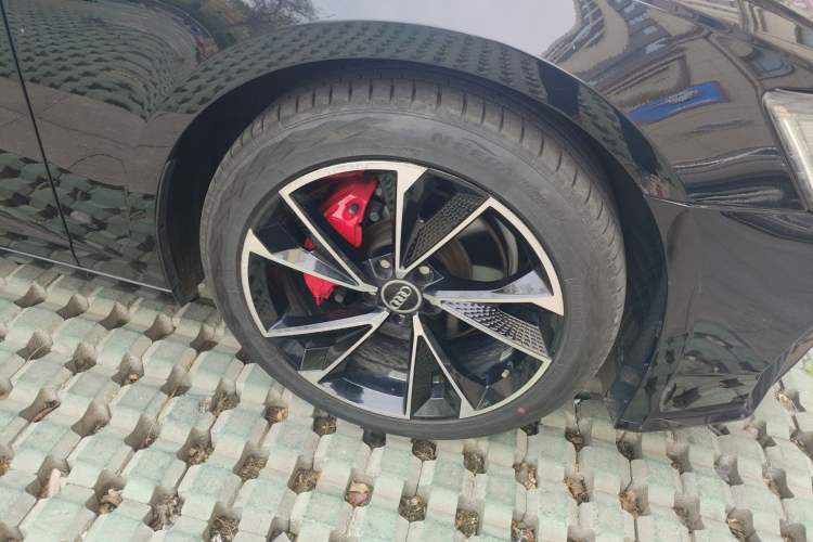 Used Audi A6L 2021 45 TFSI Prestige Elegant Edition Right Front Wheel Hub