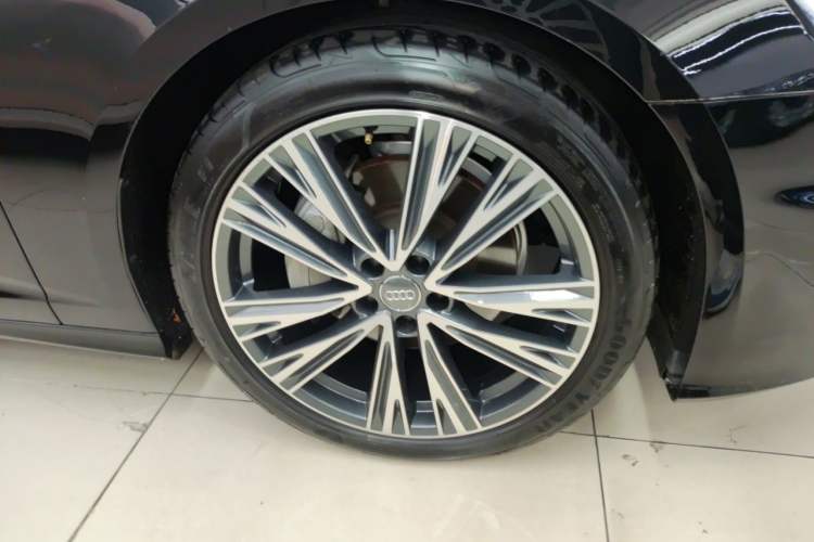 Used Audi A6L 2021 45 TFSI Prestige Dynamic Edition Right Front Wheel Hub