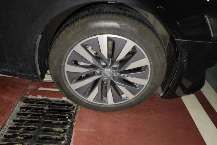 Used Audi A6L 2021 45 TFSI Prestige Elegant Edition Right Front Wheel Hub