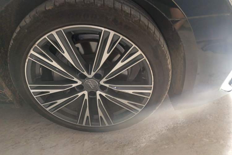 Used Audi A6L 2021 40 TFSI Luxury Dynamic Edition Right Front Wheel Hub