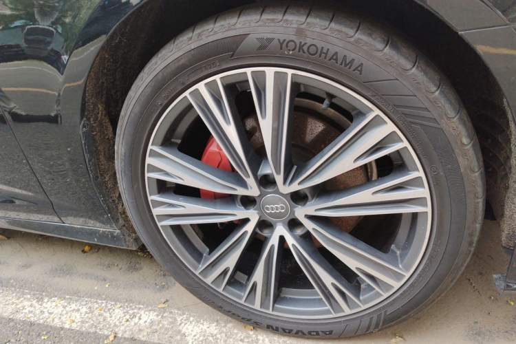 Used Audi A6L 2021 45 TFSI quattro Prestige Dynamic Edition Right Front Wheel Hub