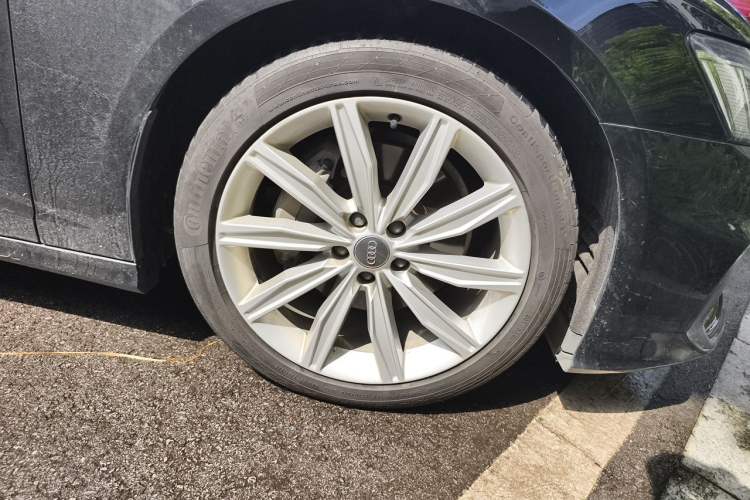Used Audi A6L 2021 45 TFSI Prestige Dynamic Edition Right Front Wheel Hub