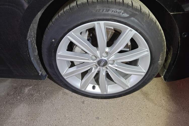Used Audi A6L 2021 45 TFSI Prestige Dynamic Edition Right Front Wheel Hub