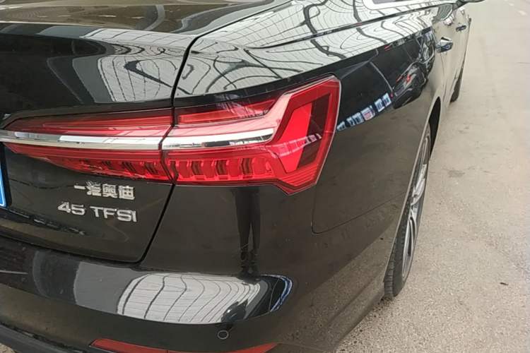 Used Audi A6L 2021 40 TFSI Luxury Dynamic Edition Right Rear Taillight