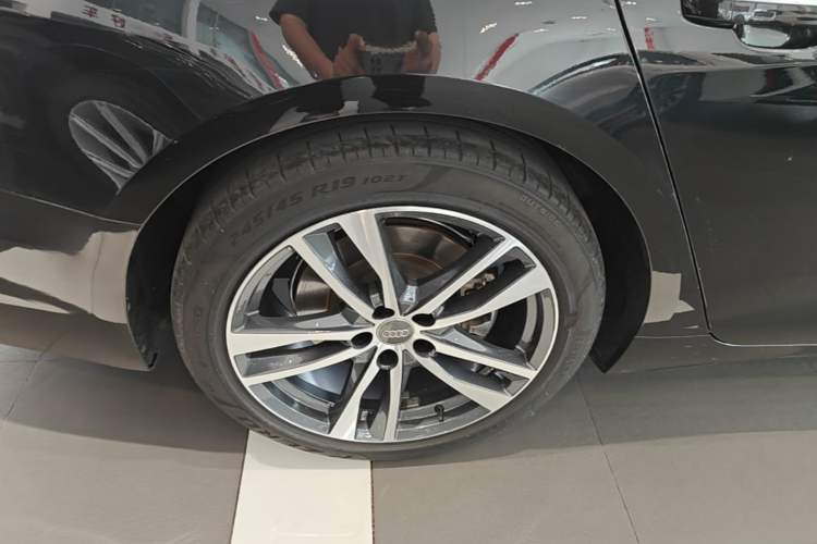 Used Audi A6L 2021 45 TFSI Prestige Elegant Edition Right Rear Wheel Hub