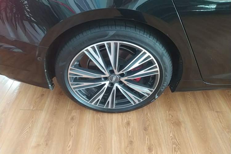 Used Audi A6L 2021 55 TFSI quattro Prestige Dynamic Edition Right Rear Wheel Hub