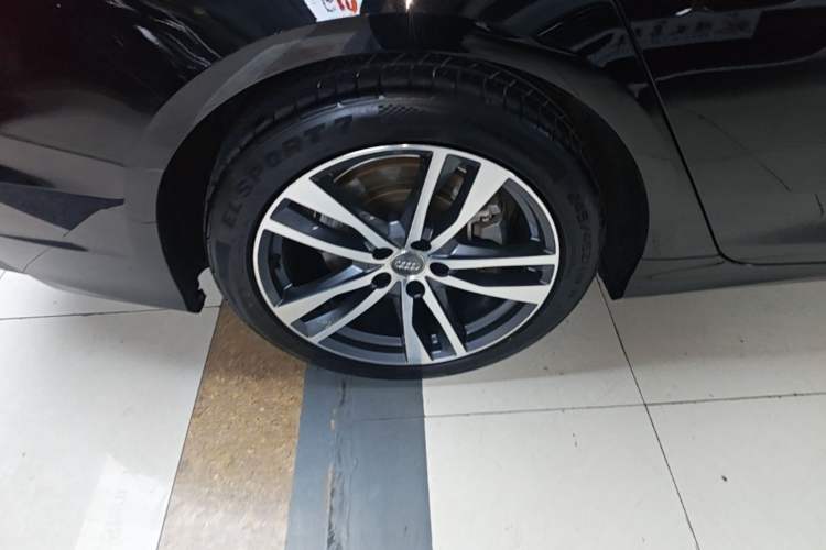 Used Audi A6L 2021 40 TFSI Luxury Dynamic Edition Right Rear Wheel Hub