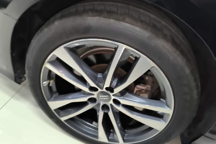 Used Audi A6L 2021 40 TFSI Luxury Dynamic Edition Right Rear Wheel Hub