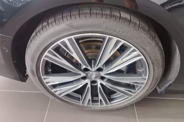 Used Audi A6L 2021 45 TFSI quattro Prestige Dynamic Edition Right Rear Wheel Hub