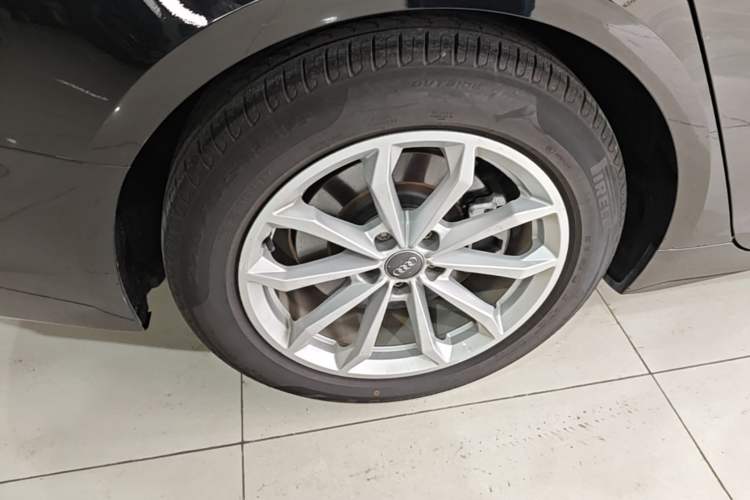 Used Audi A6L 2021 40 TFSI Luxury Dynamic Edition Right Rear Wheel Hub