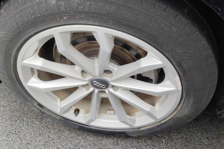 Used Audi A6L 2021 40 TFSI Luxury Prestige Edition Right Rear Wheel Hub