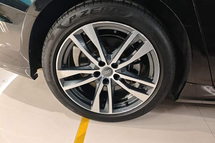 Used Audi A6L 2021 40 TFSI Luxury Dynamic Edition Right Rear Wheel Hub