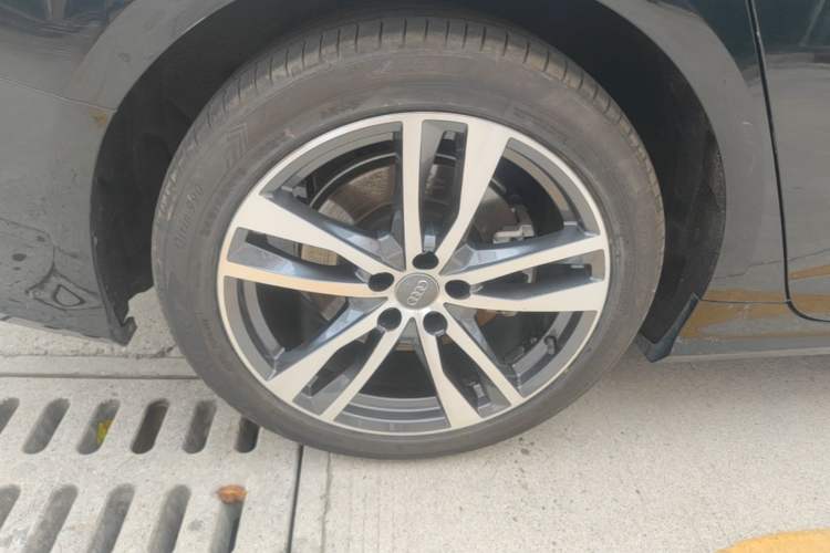 Used Audi A6L 2021 40 TFSI Luxury Dynamic Edition Right Rear Wheel Hub