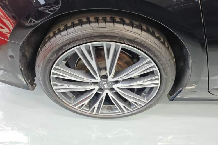 Used Audi A6L 2021 45 TFSI quattro Prestige Dynamic Edition Right Rear Wheel Hub