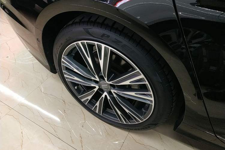 Used Audi A6L 2021 45 TFSI quattro Prestige Dynamic Edition Right Rear Wheel Hub