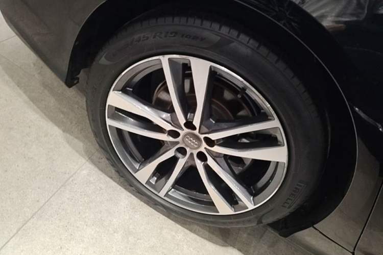 Used Audi A6L 2021 40 TFSI Luxury Dynamic Edition Right Rear Wheel Hub