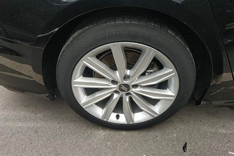 Used Audi A6L 2021 45 TFSI Prestige Dynamic Edition Right Rear Wheel Hub