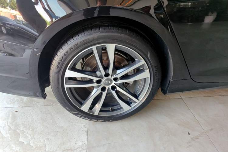 Used Audi A6L 2021 40 TFSI Luxury Dynamic Edition Right Rear Wheel Hub