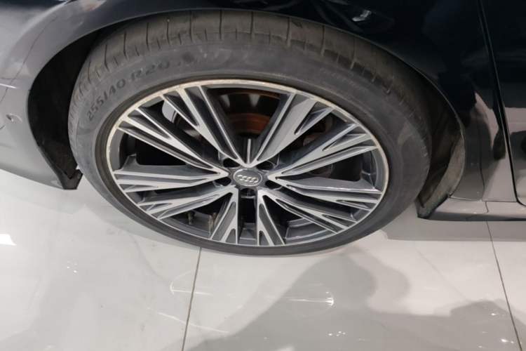 Used Audi A6L 2021 55 TFSI quattro Flagship Dynamic Model Right Rear Wheel Hub