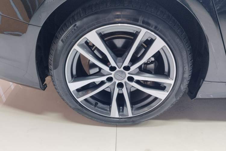 Used Audi A6L 2021 40 TFSI Luxury Dynamic Edition Right Rear Wheel Hub