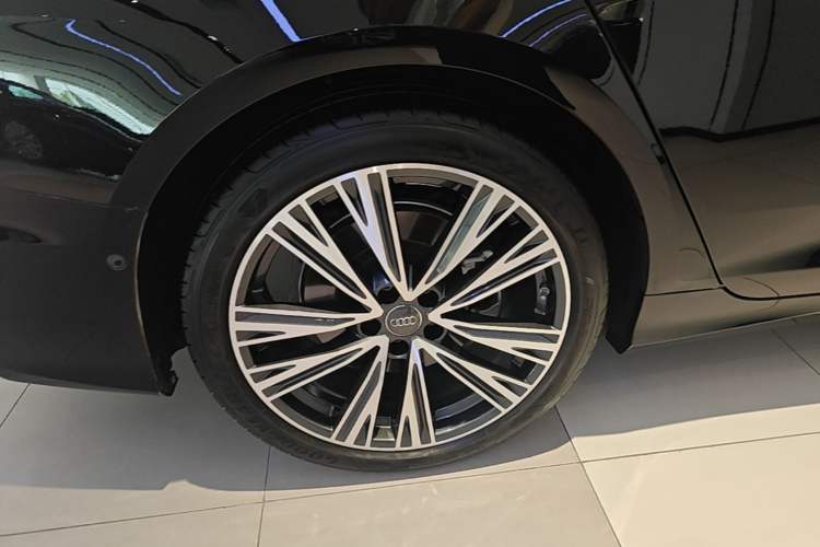 Used Audi A6L 2021 45 TFSI quattro Prestige Dynamic Edition Right Rear Wheel Hub