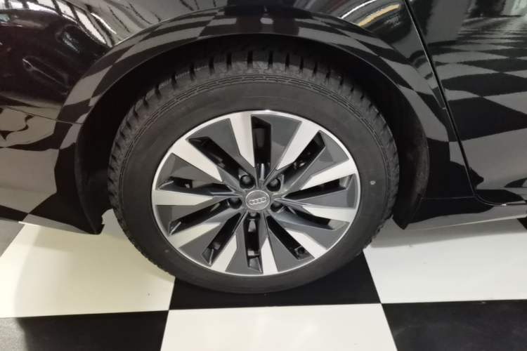 Used Audi A6L 2021 45 TFSI Prestige Elegant Edition Right Rear Wheel Hub