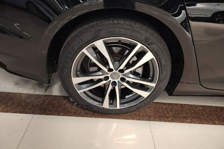 Used Audi A6L 2021 40 TFSI Luxury Dynamic Edition Right Rear Wheel Hub